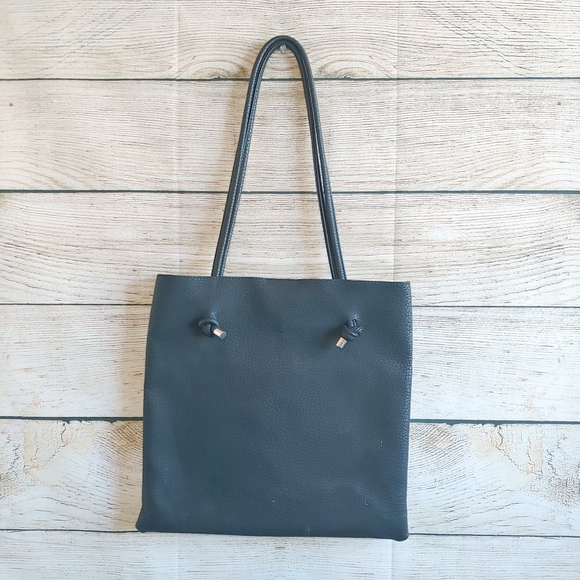 Handbags - 💟4/$25 Black Toto